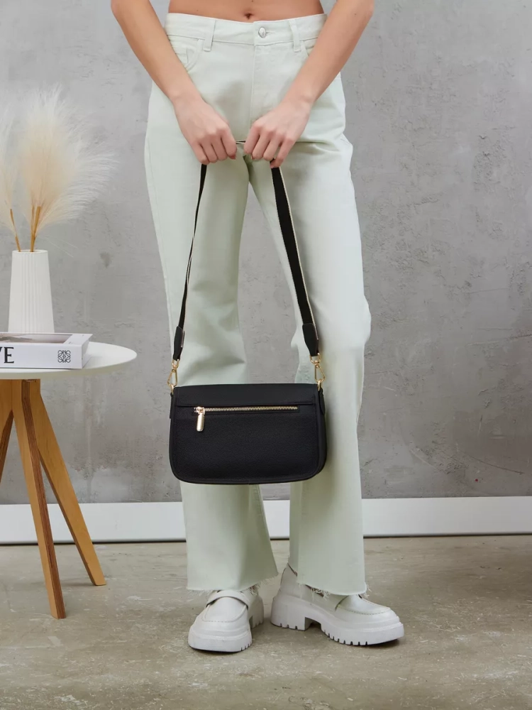 Женская кожаная сумка Paul Rayner black 6333